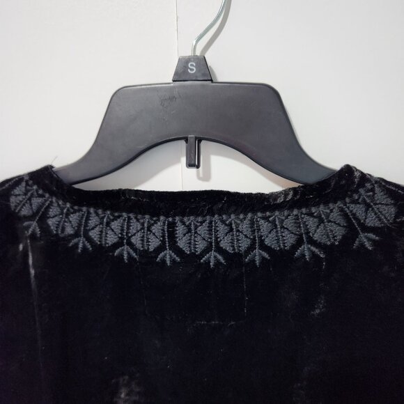 Kyla Seo Black Vintage Look Velvet Embroidered Top Blouse with 3/4 Sleeves XS - Picture 5 of 6